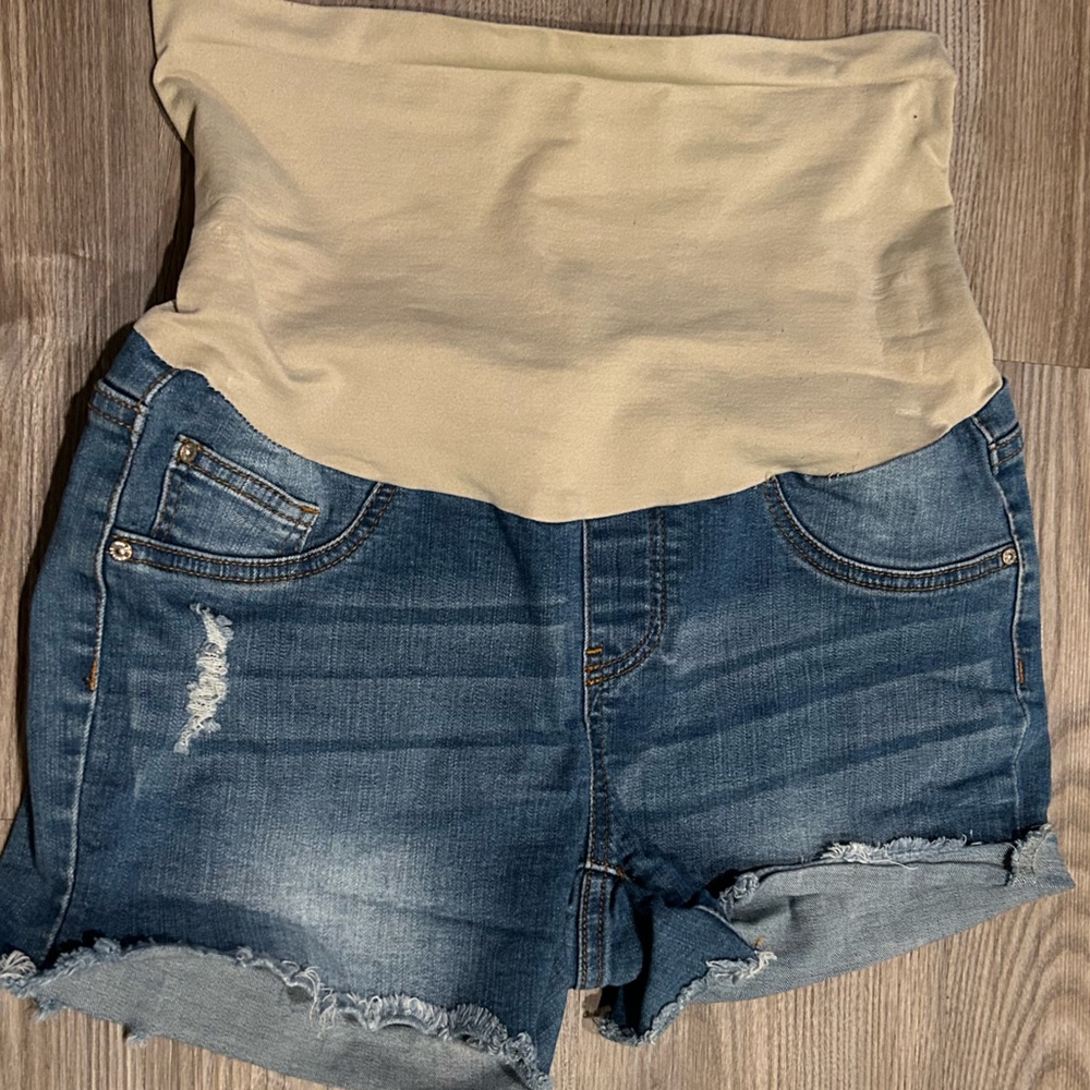 Vintage violet maternity jean shorts. EUC